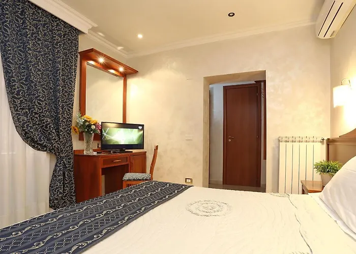 Adorasuite 3*