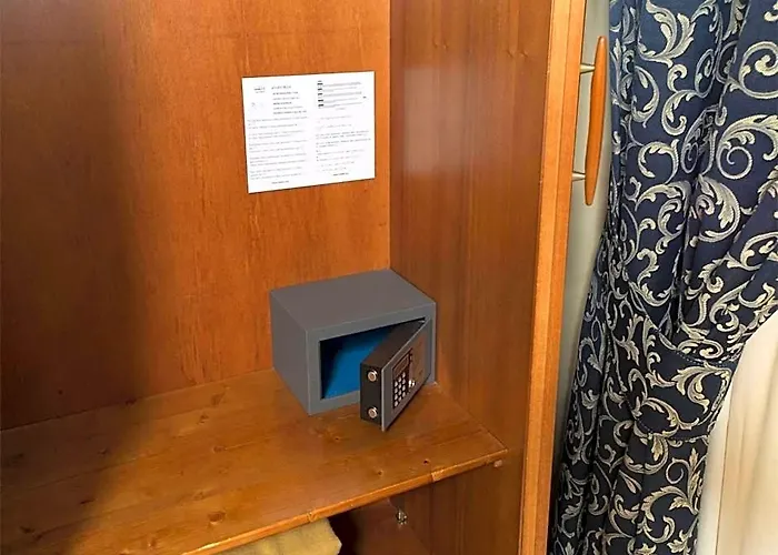 Adorasuite Oda ve Kahvaltı 3*